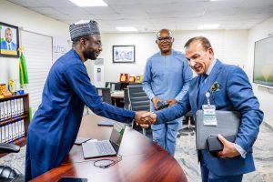 DG and Dr Ochomu